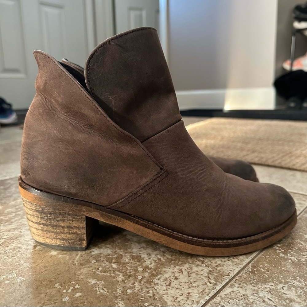 Free People Women's Brown Ankle Boots - Picture 12 of 13